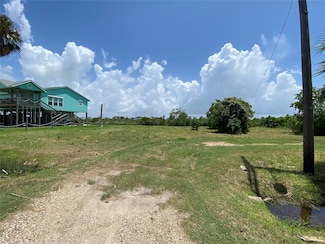1214 Diamond Rd, Bolivar Peninsula, TX 77650