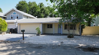15190 Highlands Harbor Dr, Clearlake, CA 95422