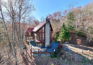 520 Whiteside Gap Rd, Robbinsville, NC 28771