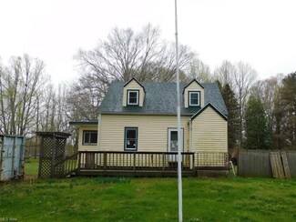 4042 N Bend Rd, Ashtabula, OH 44004