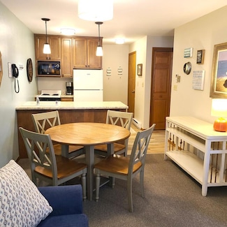 4940 N Landmark Cir Unit 3222, Egg Harbor, WI 54209