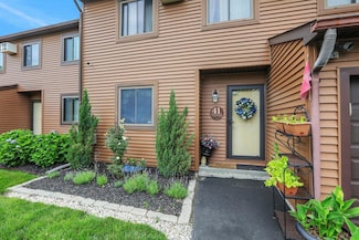 41 Bayberry Cir, Fishkill, NY 12524