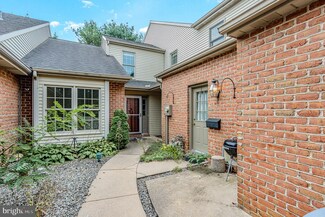 104 Cambridge Dr, Hershey, PA 17033