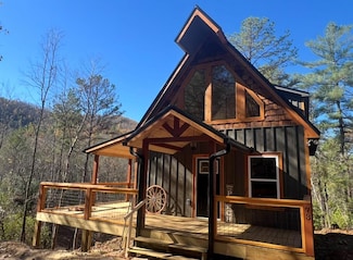 430 Fiddlers Way, Brasstown, NC 28902