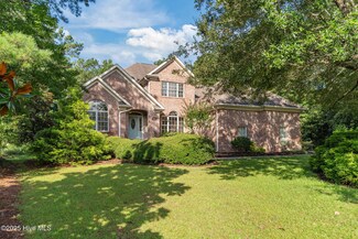 305 Tall Ships Ln, Hampstead, NC 28443