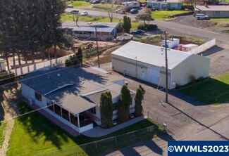 637 NE 10th St, Madras, OR 97741