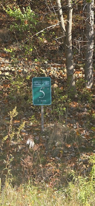 11136 Delphinium Dr, Fenton, MI 48430