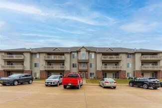 250 Cimarron Dr Unit 210, Hiawatha, IA 52233