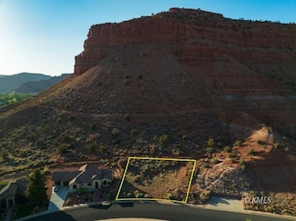 745 Country Club Dr, Kanab, UT 84741