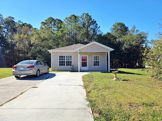 2219 Hudson St, Waveland, MS 39576
