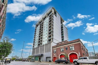 700 W Van Buren St Unit 1301, Chicago, IL 60607
