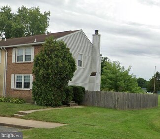 19 Guinevere Ct, Rosedale, MD 21237