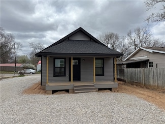 311 Douglas St, Berryville, AR 72616