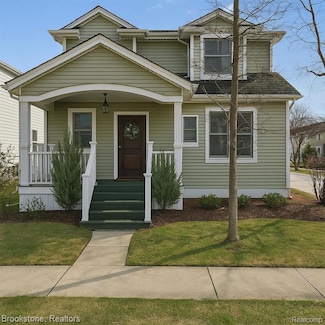 1106 Bennaville Ave, Birmingham, MI 48009