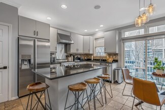 232 Price Ct, West New York, NJ 07093