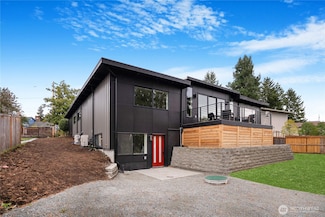 11647 Beacon Ave S Unit 2, Seattle, WA 98178