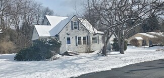 81 S Prospect St, Lyndonville, VT 05851