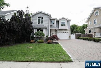 51 Terrace Ave, Rochelle Park, NJ 07662
