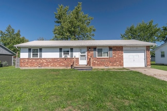 618 E College St, Jackson Center, OH 45334
