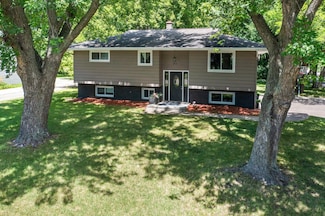 1415 County Road E W, New Brighton, MN 55112