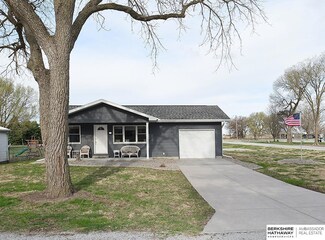 624 N Madison St, Brainard, NE 68626