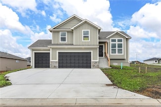 1640 Grayhawk Dr, Basehor, KS 66007
