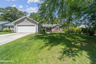 2686 Idlebrook Cir, Midway Park, NC 28544