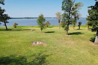 253 County Road 5599, Etoile, TX 75944