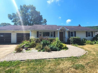 7 Woods Rd, Warren, PA 16365