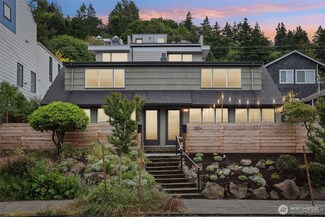 3856 Beach Dr SW, Seattle, WA 98116