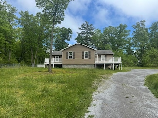 456 Woodland Rd, Hinton, WV 25951