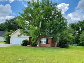 64 Edinburgh Dr, Tifton, GA 31793