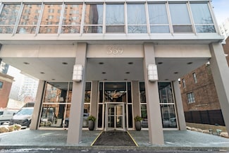 339 W Barry Ave Unit 3BC, Chicago, IL 60657