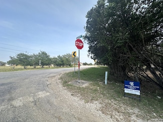 422 Galveston St, Bandera, TX 78003