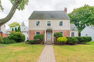 6 Lemay St, West Hartford, CT 06107