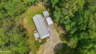 15 Kreutzer Rd, Peru, MA 01235