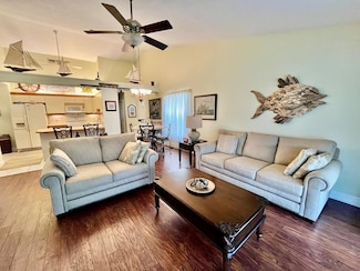2520 SE Tropical Cir E, Port St. Lucie, FL 34952