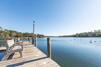 45 Hidden Cove Dr, Valparaiso, FL 32580