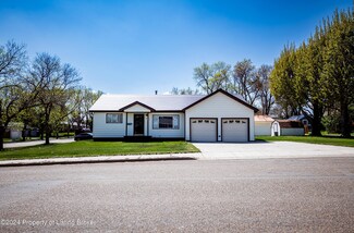405 5th Ave NE, Watford City, ND 58854