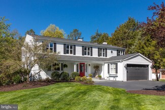1108 Morningwood Ln, Great Falls, VA 22066