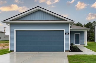 100 Phillips Dr, Manchester, TN 37355