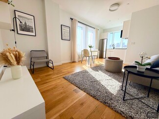 90 Loisaida Ave Unit 601, New York, NY 10009