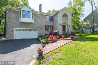 4727 Groves Ln, Fairfax, VA 22030