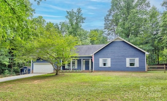 8913 Gosnell Dr, Charlotte, NC 28227