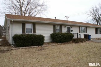219 E Clinton St, Toulon, IL 61483