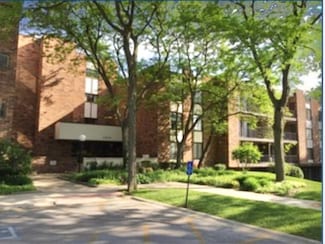 3505 Lakeview Dr Unit 301, Hazel Crest, IL 60429