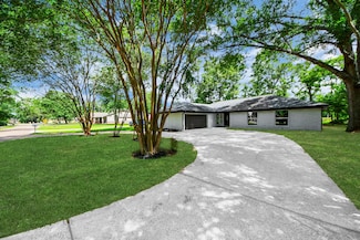 1914 Round Wind Trail, Crosby, TX 77532