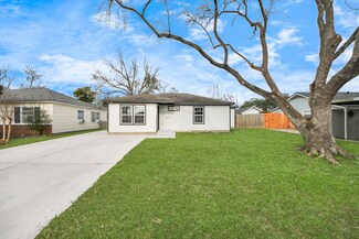 2009 Vince St, Pasadena, TX 77502