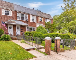 200-06 39th Ave, Flushing, NY 11361
