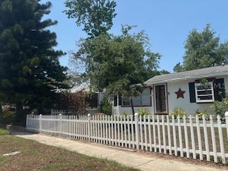 646 Wood St, Dunedin, FL 34698